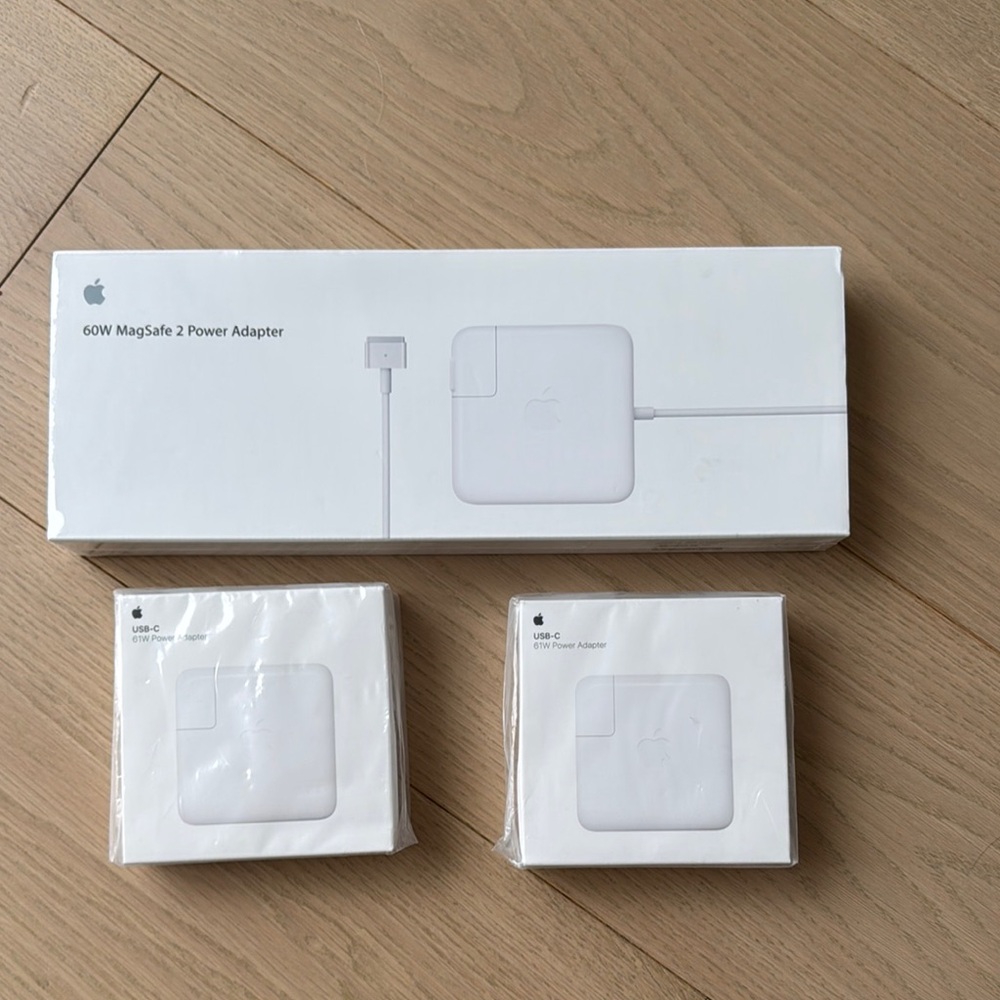 Apple MagSafe 2 Power Adapter+ 2 USB-C     61W Power Adapter. NEW